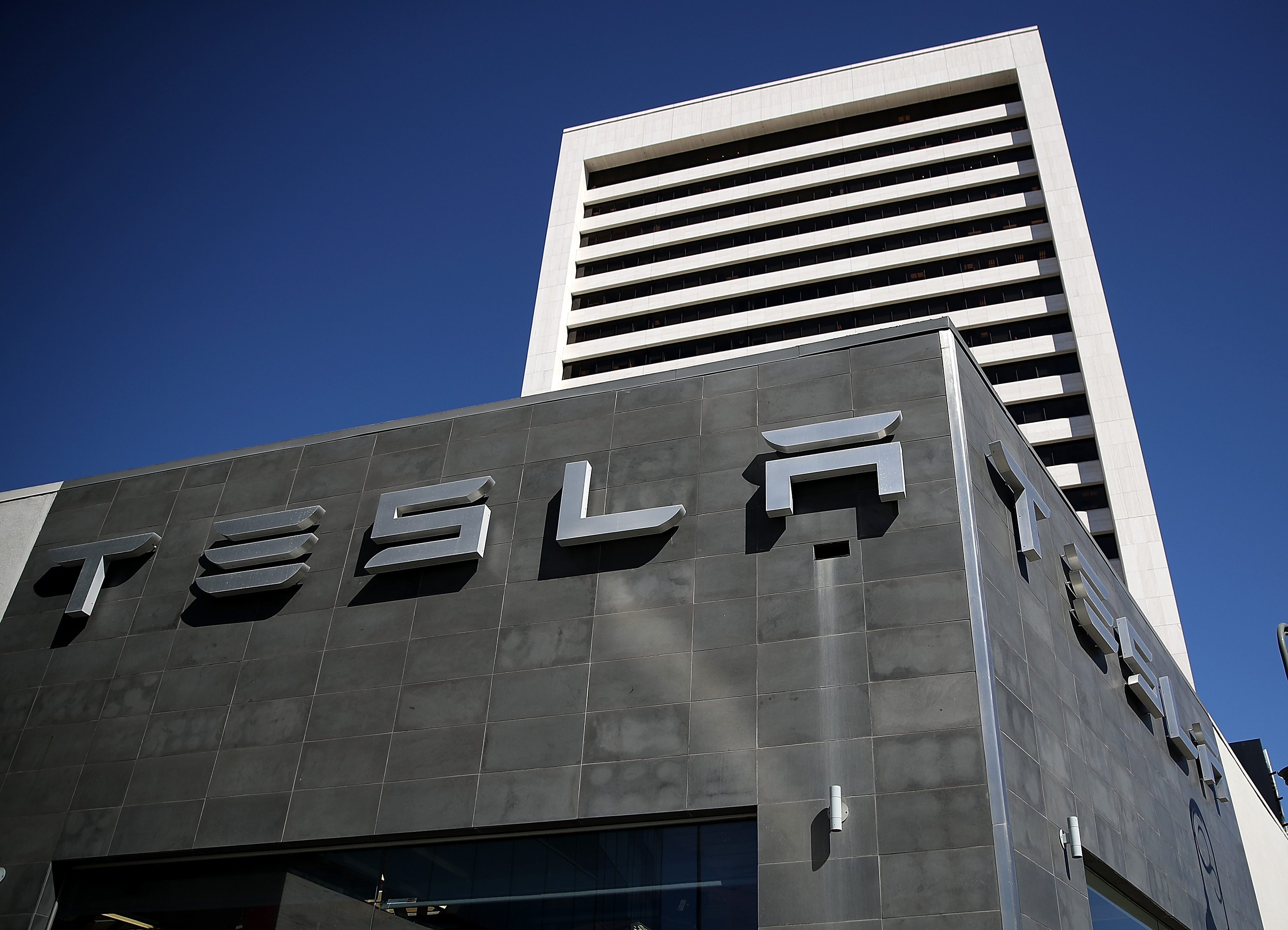 Beloved Pacific Theatres In Chatsworth To Become Tesla Delivery And Service Center - Vimarsana News