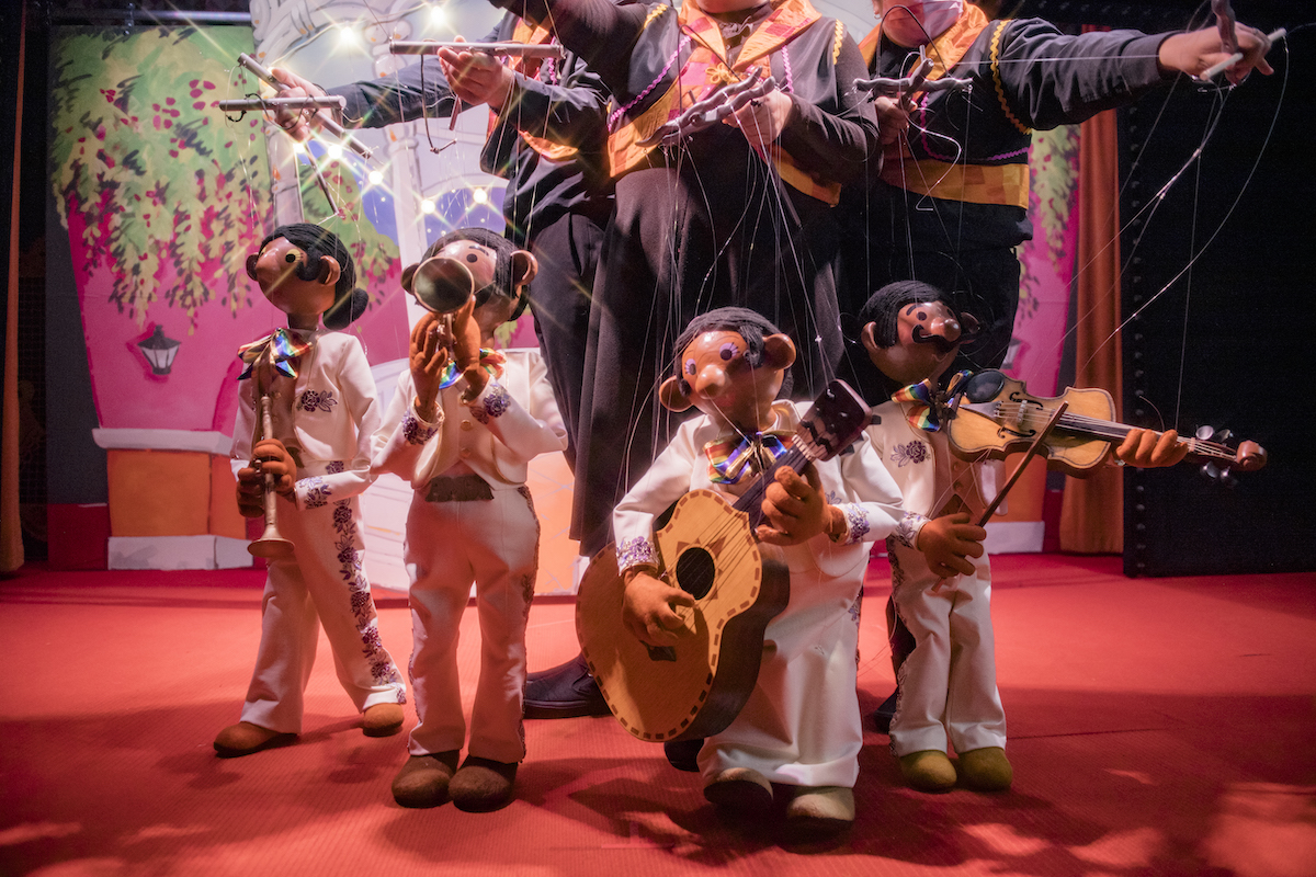 Bob Baker Marionette Theater Gets A Fresh ¡Fiesta! To Honor Latino Puppeteers - Vimarsana News