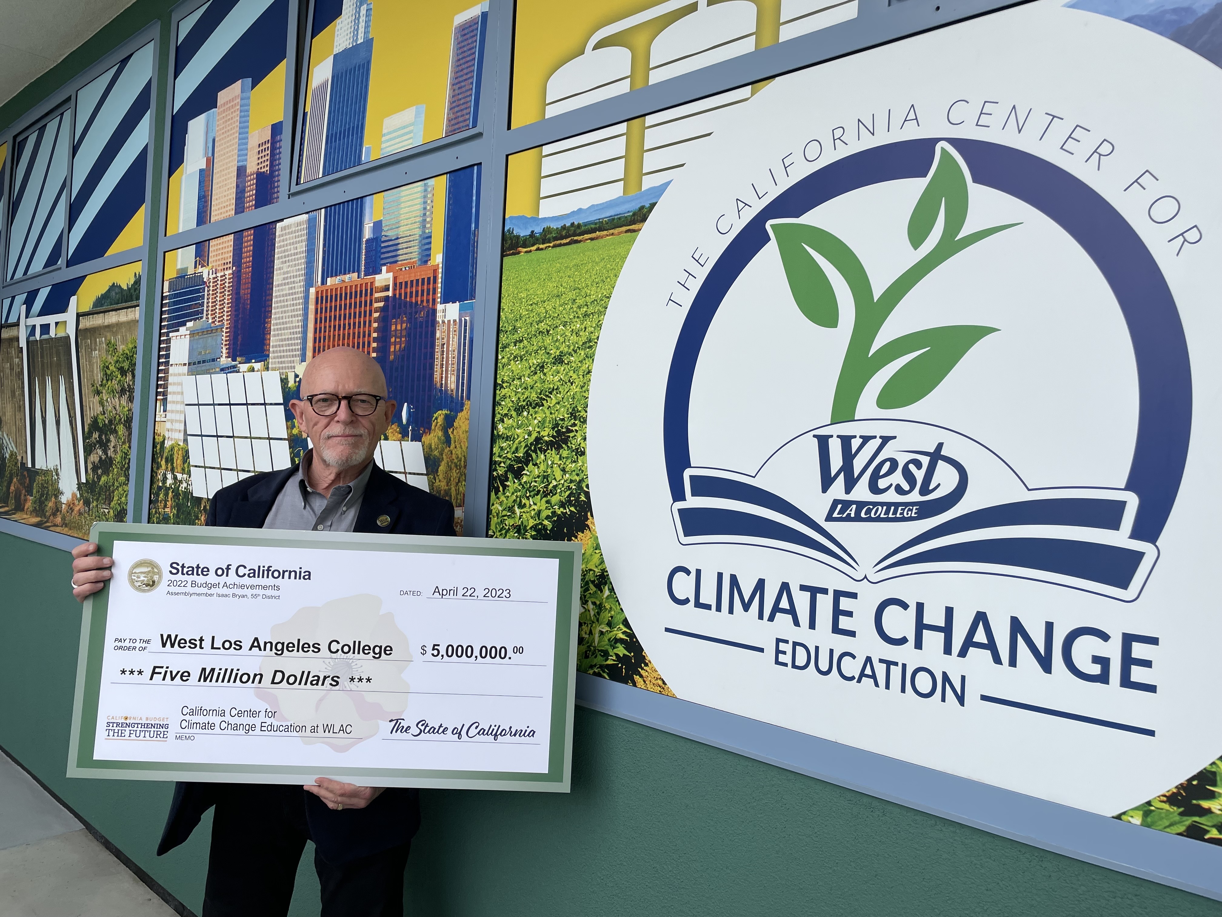 Community Colleges Respond To Climate Crisis (And Other Headlines) - Vimarsana News