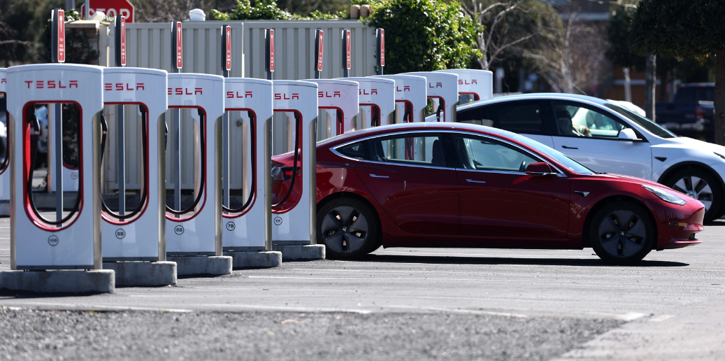 As Charging Headaches Persist, Automakers Turn To Tesla's Supercharger Network - Vimarsana News