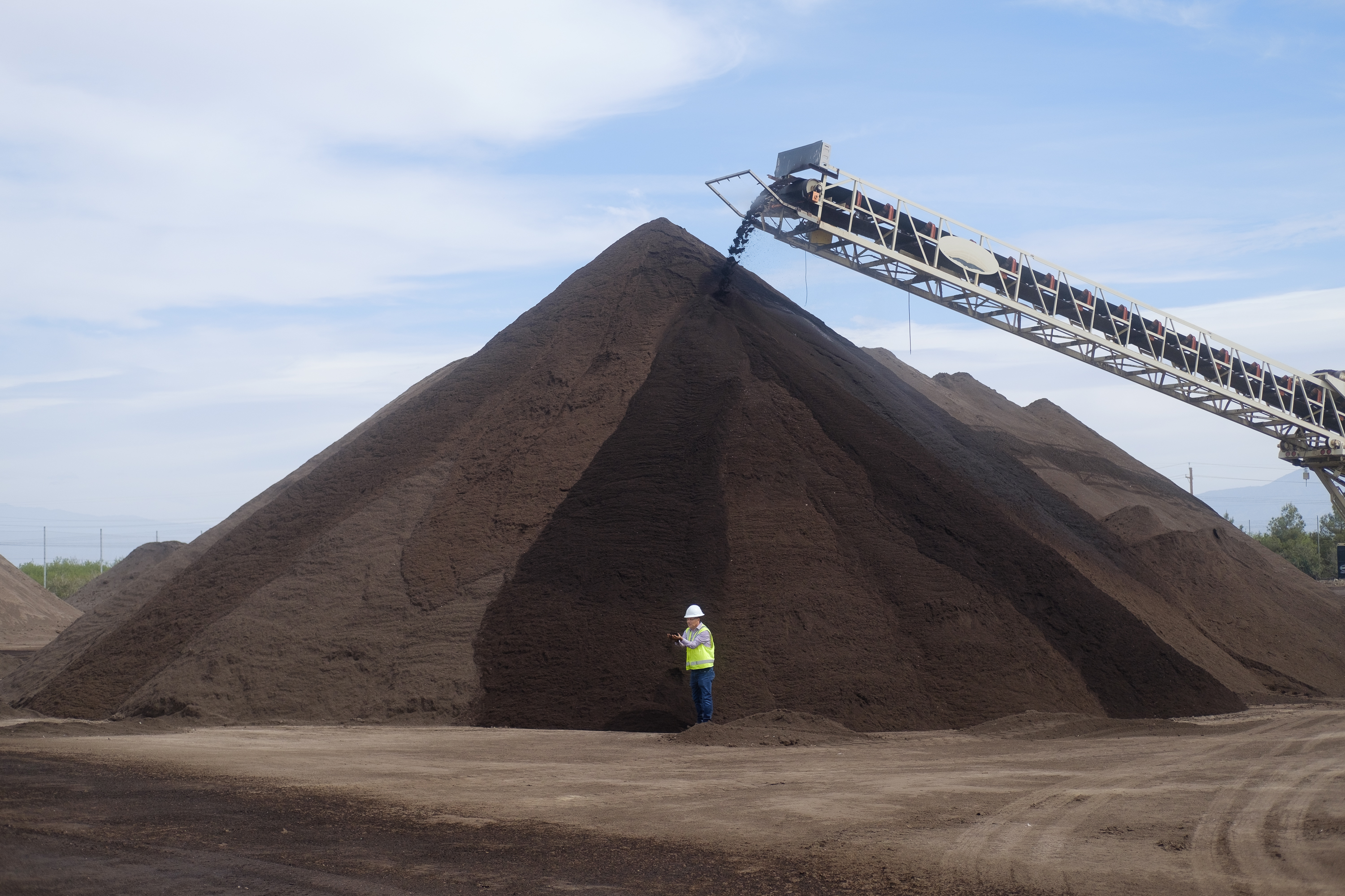 California Mandated Composting. How Will It Work In LA And What Are We All Expected To Do? - Vimarsana News