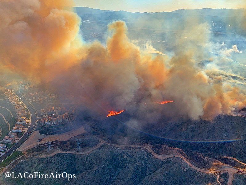 North Fire Near Santa Clarita Burns 640 Acres; Evacuation Orders Lifted - Vimarsana News