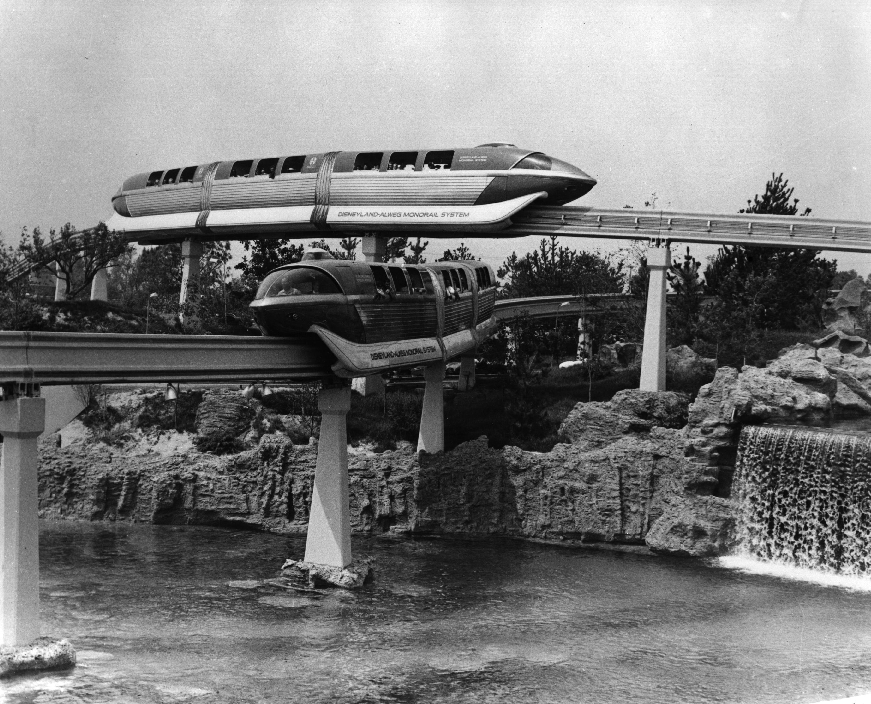 A Brief Look At Disneyland's Most Memorable Rides - Vimarsana News